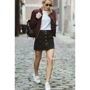 Madewell - Black Snap Front Denim Skirt